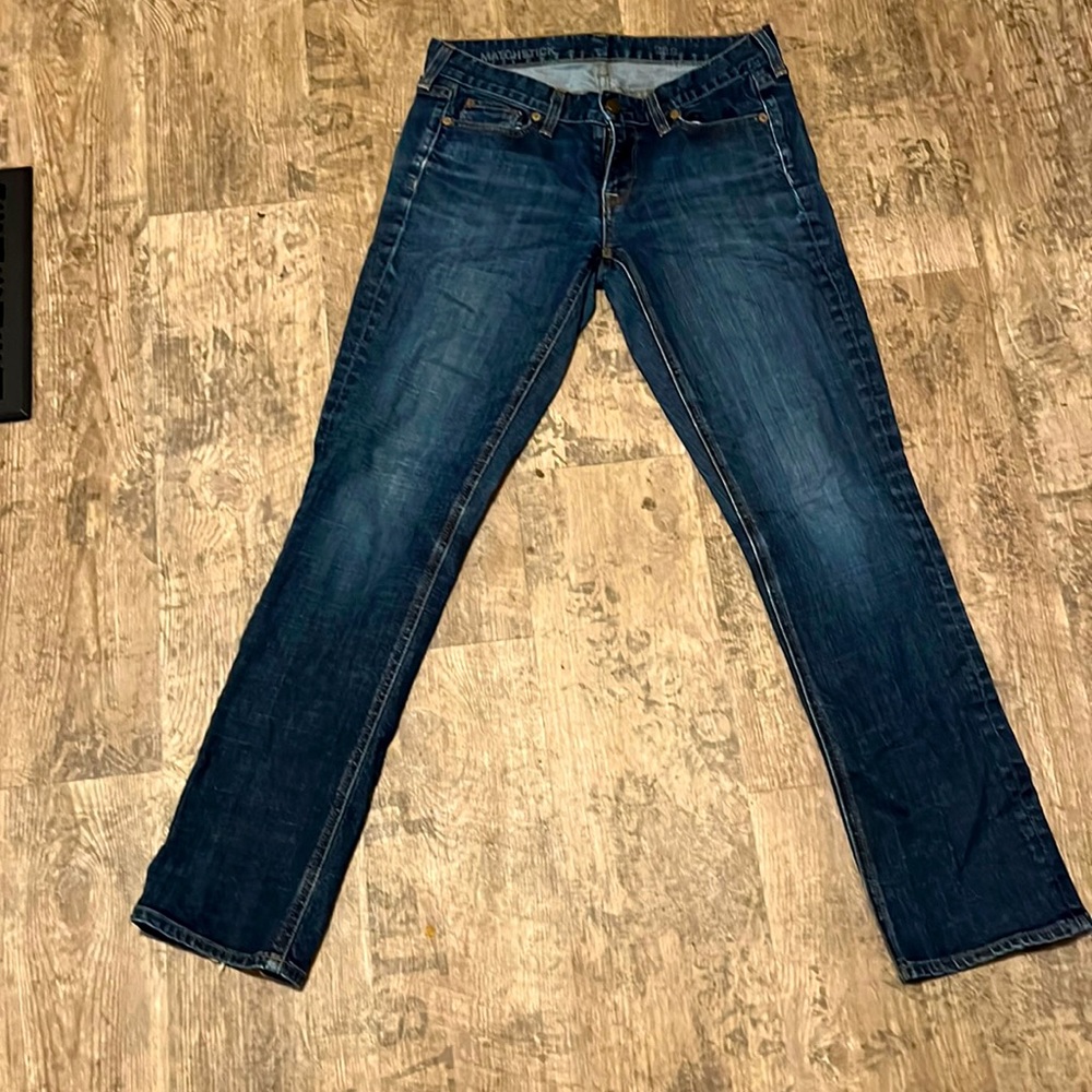 These are a pair of match stick jeans size 6S. The color of these is indgo!!